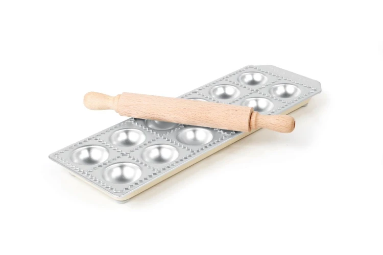 chef-ravioli-mould-hendi-975541-1.jpg